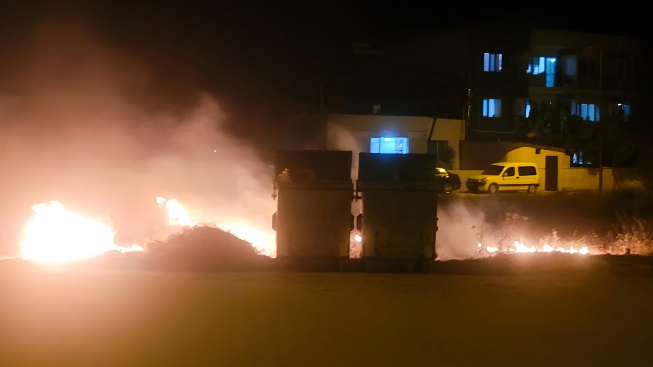 Yangın saat 21:45 sıralarında Serdaroģlu Mahallesi, Güven Sokakta meydana geldi.