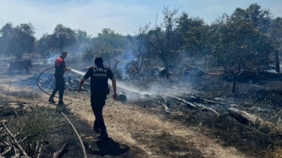 Umurlu Mahallesi, Kanyaşı mevkiinde meydana gelen arazi yangınında 40 dekar
