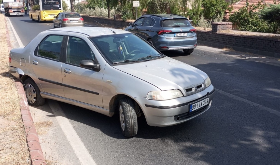 Maddi hasarlı kaza; otomobil tır ile çarpıştı Kaza saat 16:00 sıralarında Aydın – Denizli karayolunda meydana geldi.