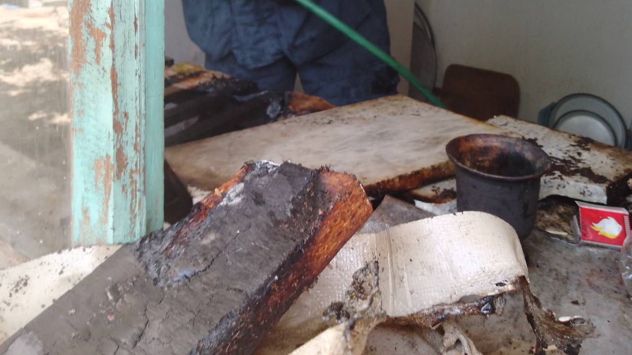 Yangın sabah saatlerinde Köşk, Altıeylül Mahallesinde meydana geldi.