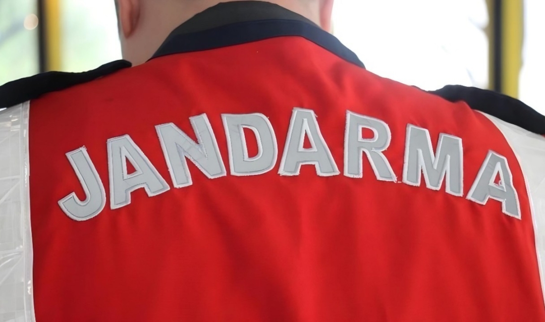 Uyuşturucu etkisi ile araç kullanırken jandarmaya takıldı Köşk'te yol kontrolü esnasında jandarma ekiplerinin ’dur’ ihtarına uymayarak kaçan