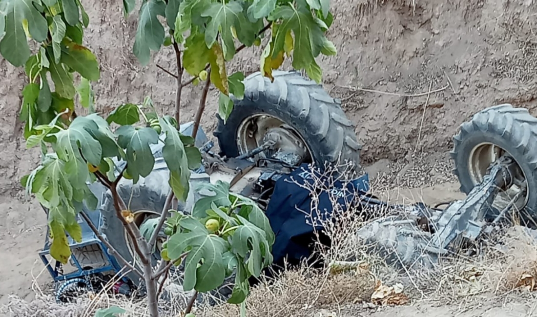Başçayır Mahallesinde traktörün devrilmesi sonucu 2 kişi hayatını kaybetti, 2