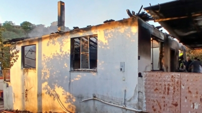 Yangın saat 17:00 sıralarında Köşk'e baglı Cumadere Mahallesinde meydana geldi.