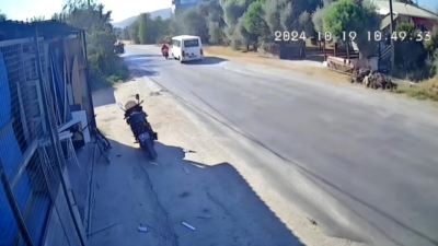 Köşk – Dalama karayolunda bugün sabah saatlerinde bir minibüsün motosikletli