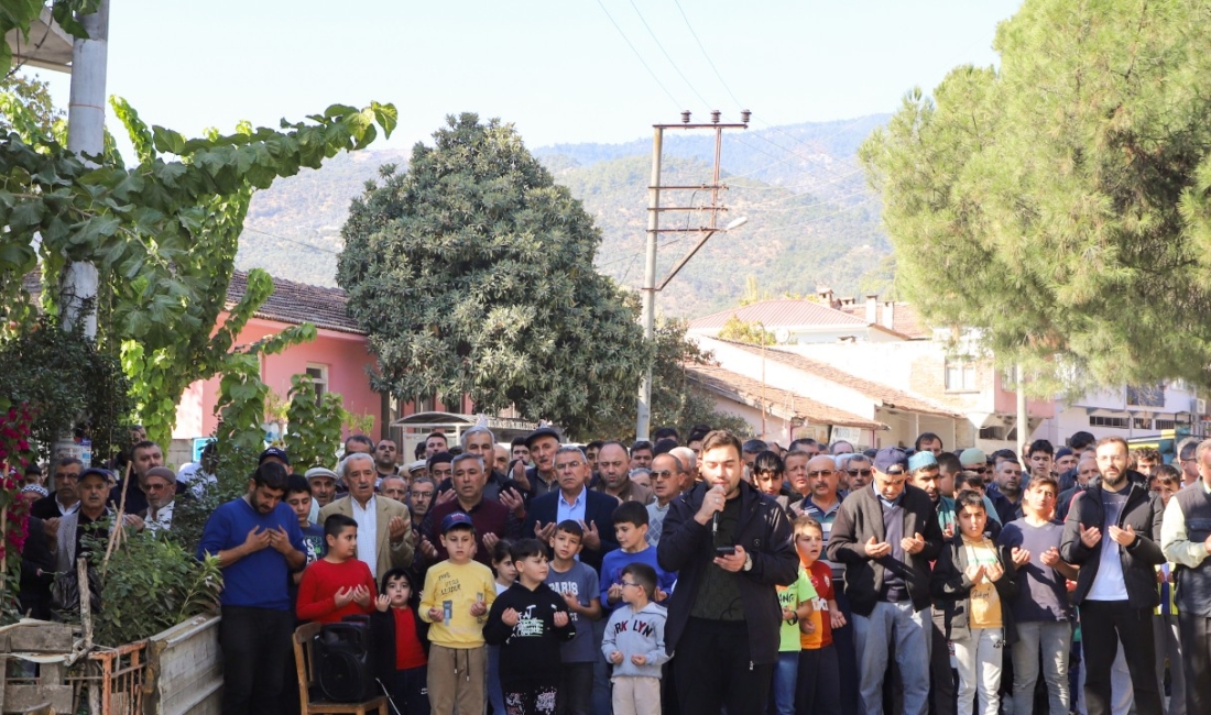 Köşk’te mahalle sakinleri yağmur duası yaptı Köşk'e bağlı Başçayır Mahallesinde mahalle sakinleri kuraklık için yağmur duasına