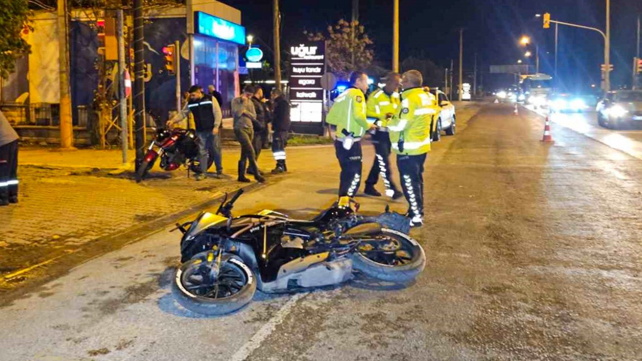 Köşk’te kırmızı ışıkta geçtiği iddia edilen otomobilin motosiklete çarptığı kazada