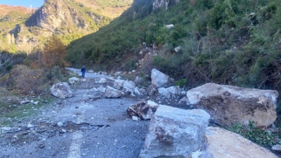 Olay saat 11.30 sıralarında, Köşk'e bağlı Akçaköy ile İzmir’in Ödemiş