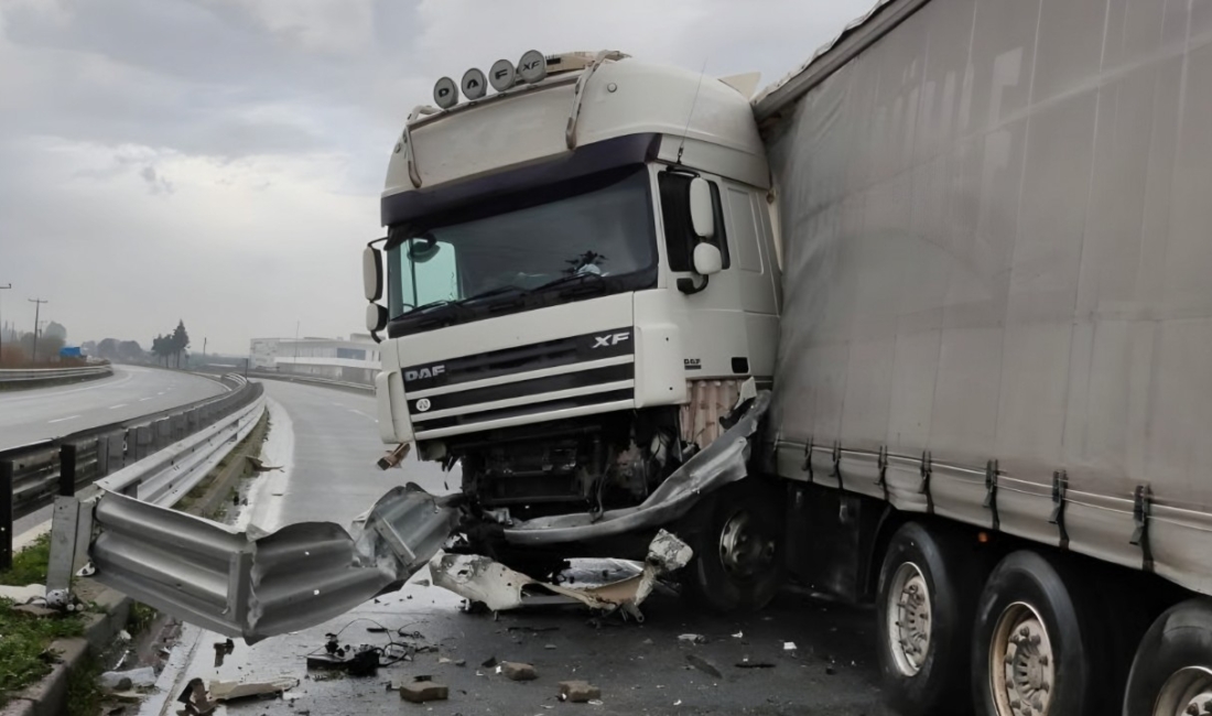 Kontrolden çıkan tır bariyerlere çarptı Köşk'te kontrolden çıkan Özbekistan plakalı tır bariyerlere çarparak ters döndü.