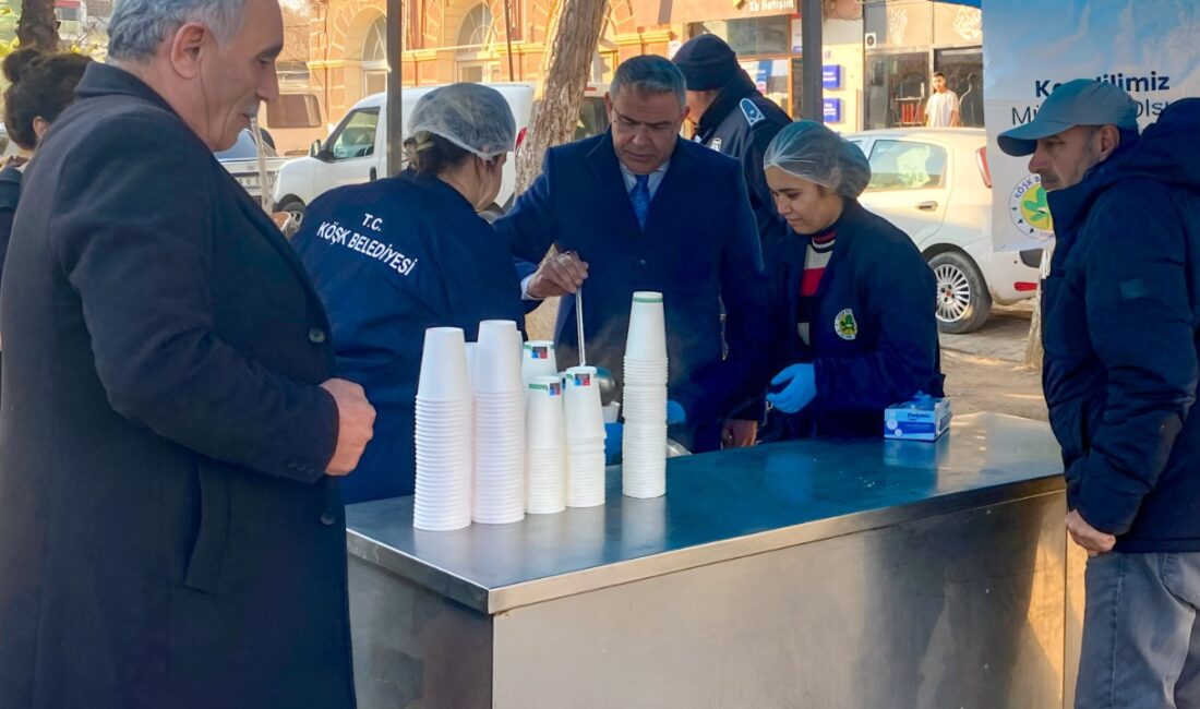 Başkan Güler’den kandilde vatandaşlara çorba ikramı Köşk Belediyesi, Berat Kandili sebebiyle sıcak ikindi namazından sonra vatandaşlara