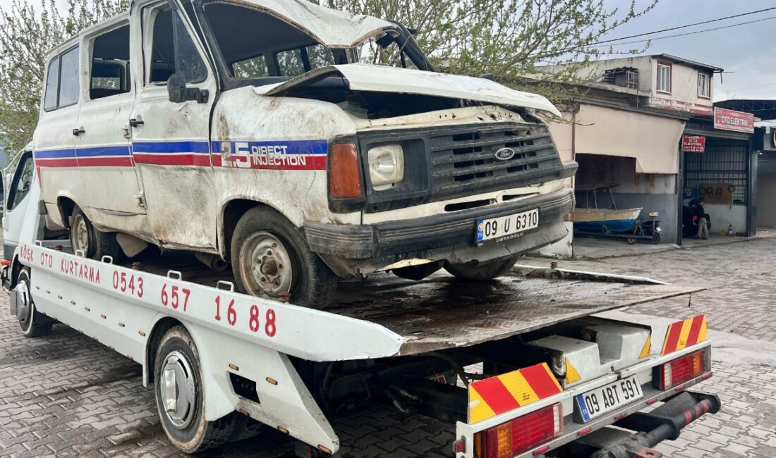 Kontrolden çıkan minibüs araziye uçtu; 4 kişi yaralandı Kaza akşam saatlerinde Köşk - Başçayır Karayolu, Kızılcayer mahallesi yakınlarında