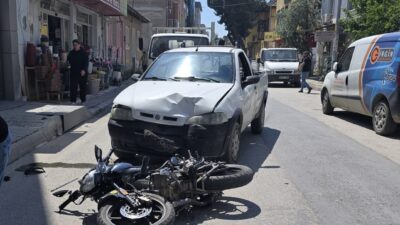 Köşk'te pikap ve motosikletin karıştığı kazada motosiklet sürücüsü hafif yaralandı.