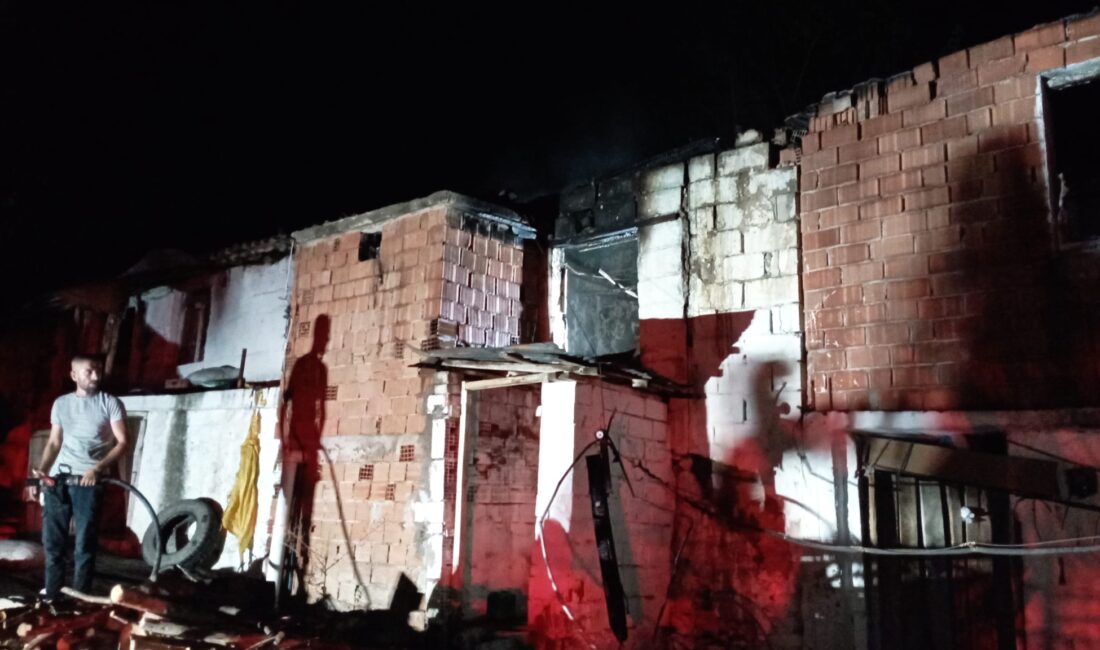 Köşk’te meydana gelen yangında bir ev kullanılamaz hale geldi Yangın saat 20:15 sıralarında Köşk'e bağlı Kızılcayer Mahallesinde meydana geldi.