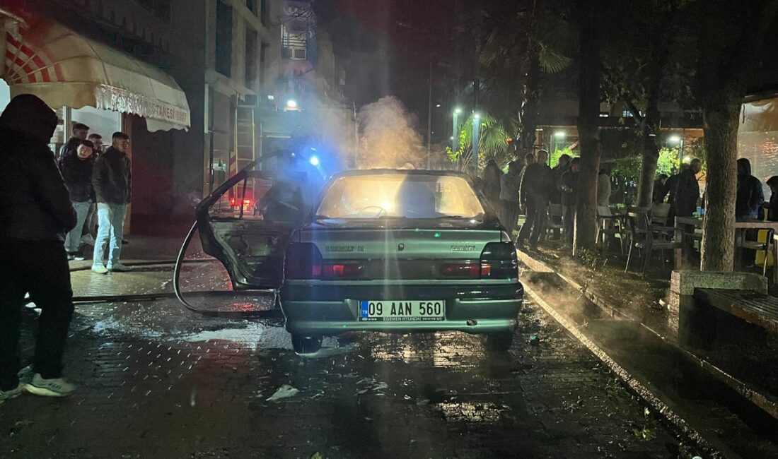 Köşk’te park halindeki otomobil yandı Köşk'te park halindeki otomobilde çıkan yangın itfaiye ekipleri tarafınran söndürülürken