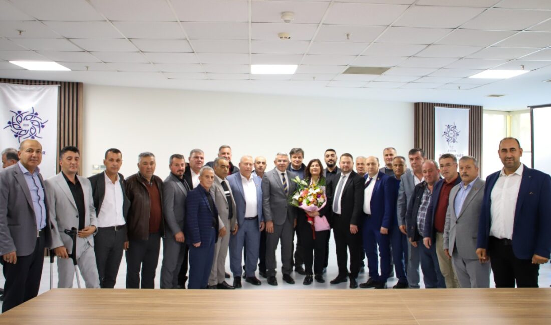 Başkan Çerçioğlu ve Başkan Güler, muhtarların taleplerini dinledi Aydın Büyükşehir Belediye Başkanı Özlem Çerçioğlu ve Köşk Belediye Başkanı