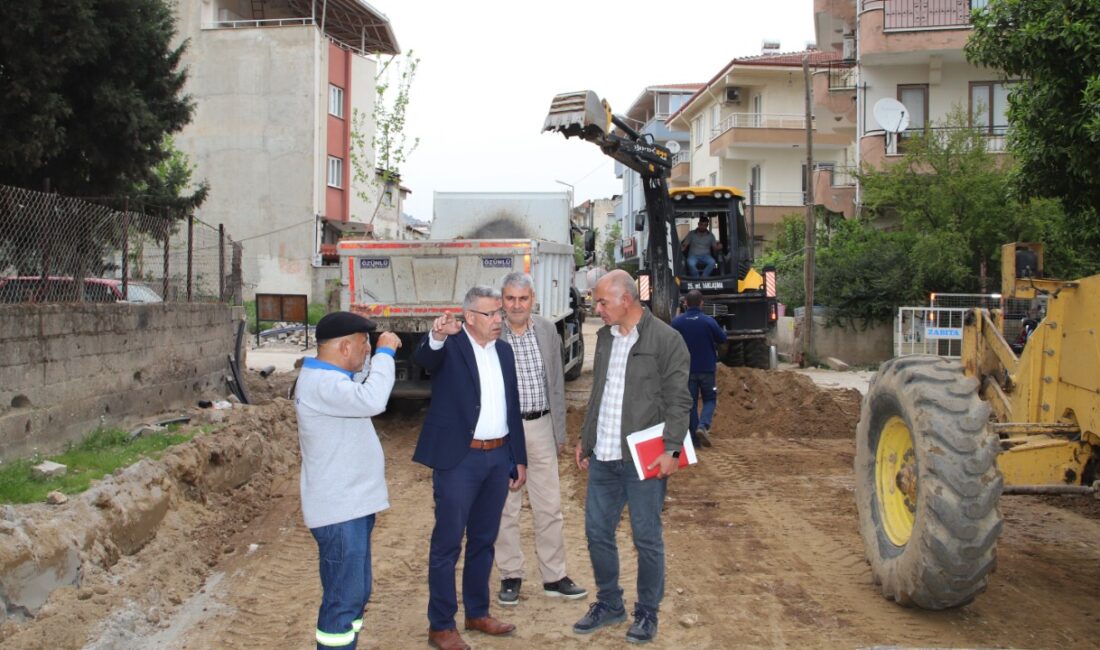 Köşk’te altyapı sonrası yol yenileme çalışmaları başladı Köşk Belediyesi ekipleri, Çarşı Mahallesi’nde tamamlanan altyapı çalışmalarının ardından yol