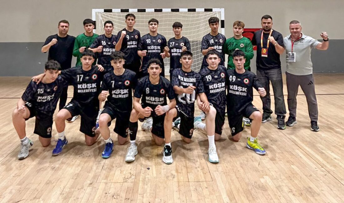 Köşk Belediye Doğan Spor adını çeyrek finale yazdırdı Uşak’ta düzenlenen Türkiye Küçük Erkekler Hentbol Turnuvası’nda mücadele eden Köşk