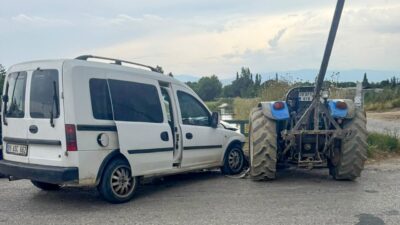 Köşk'te hafif ticari araç ile traktörün çarpıştığı trafik kazasında, kalp