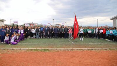 Köşk, Türkiye genelinden gelen genç sporcuları ağırlıyor. Satvet Köşklü Stadyumu’nda