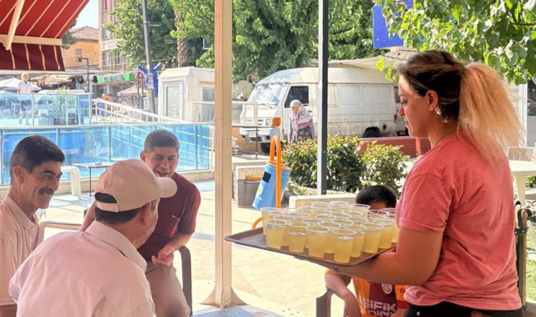 Başkan Güler’den sıcak havada serinleten ikram Köşk Belediye Başkanı Nuri Güler, sıcak havanın etkili olduğu ilçede