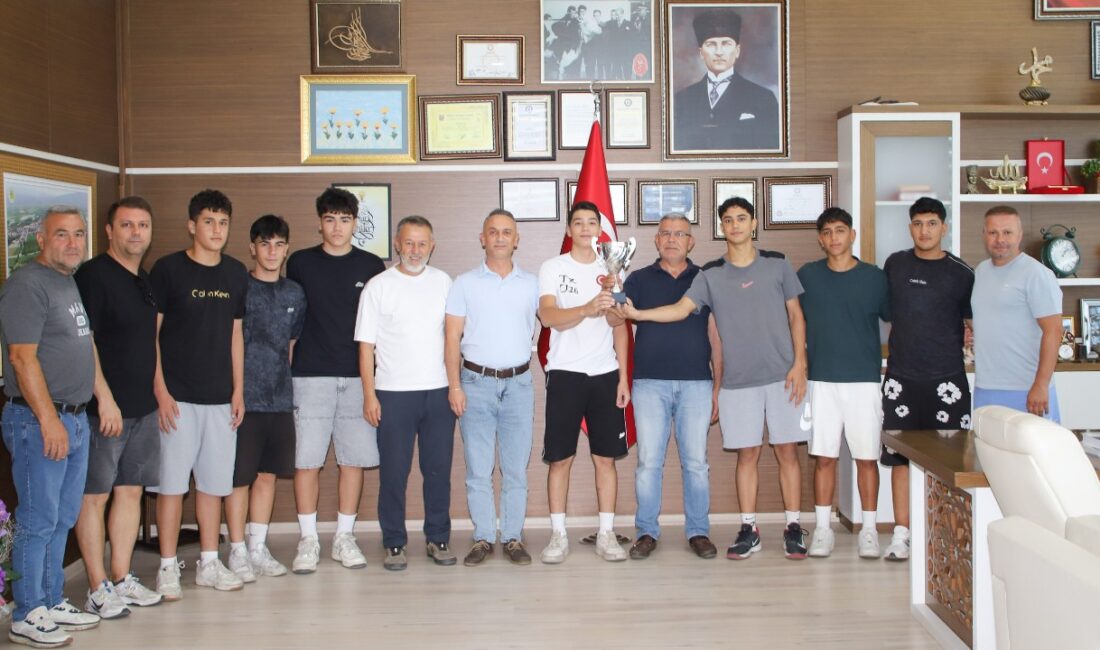 Köşk Belediye Doğanspor başarılarına bir yenisini ekledi Daha önce farklı organizasyonlarda elde ettiği Türkiye birincilikleriyle Köşk'ün adını