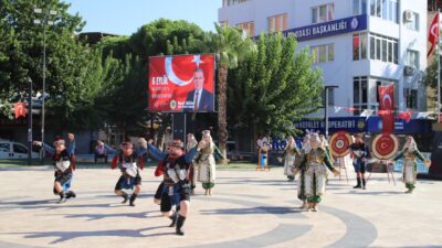 Köşk'ün düşman işgalinden kurtuluşunun 104. yıldönümü İlçe Meydanı’nda gurur ve